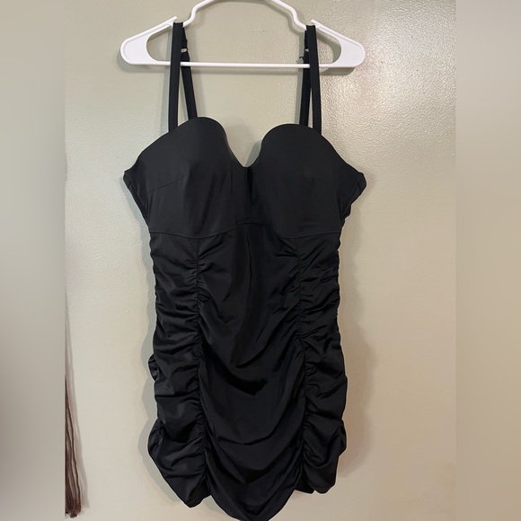 Torrid Black Ruched Swim Dress Size 2/DD - Picture 1 of 9